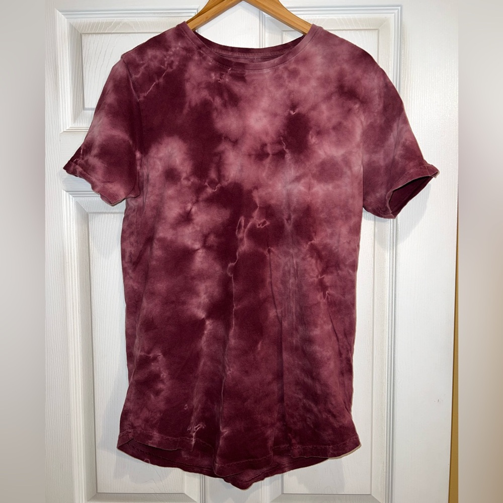 PAC Sun Men’s scallop fit tee shirt. Size small. EUC.